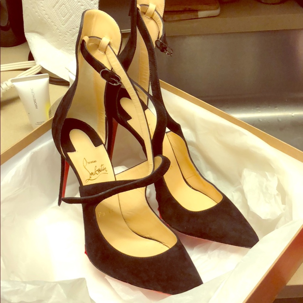 Like new loubies ON SALE